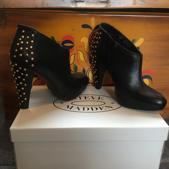 Steve Madden Clubbing Studded Heeled Booties Sz 6